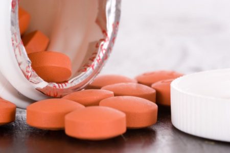 WHAT ARE THE RISKS OF REGULAR PAINKILLERS